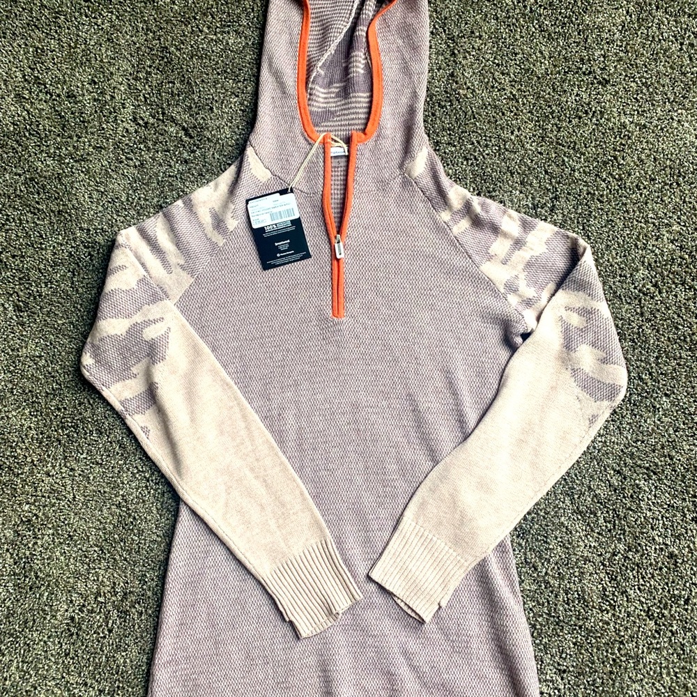 Brand new half zip hoodie